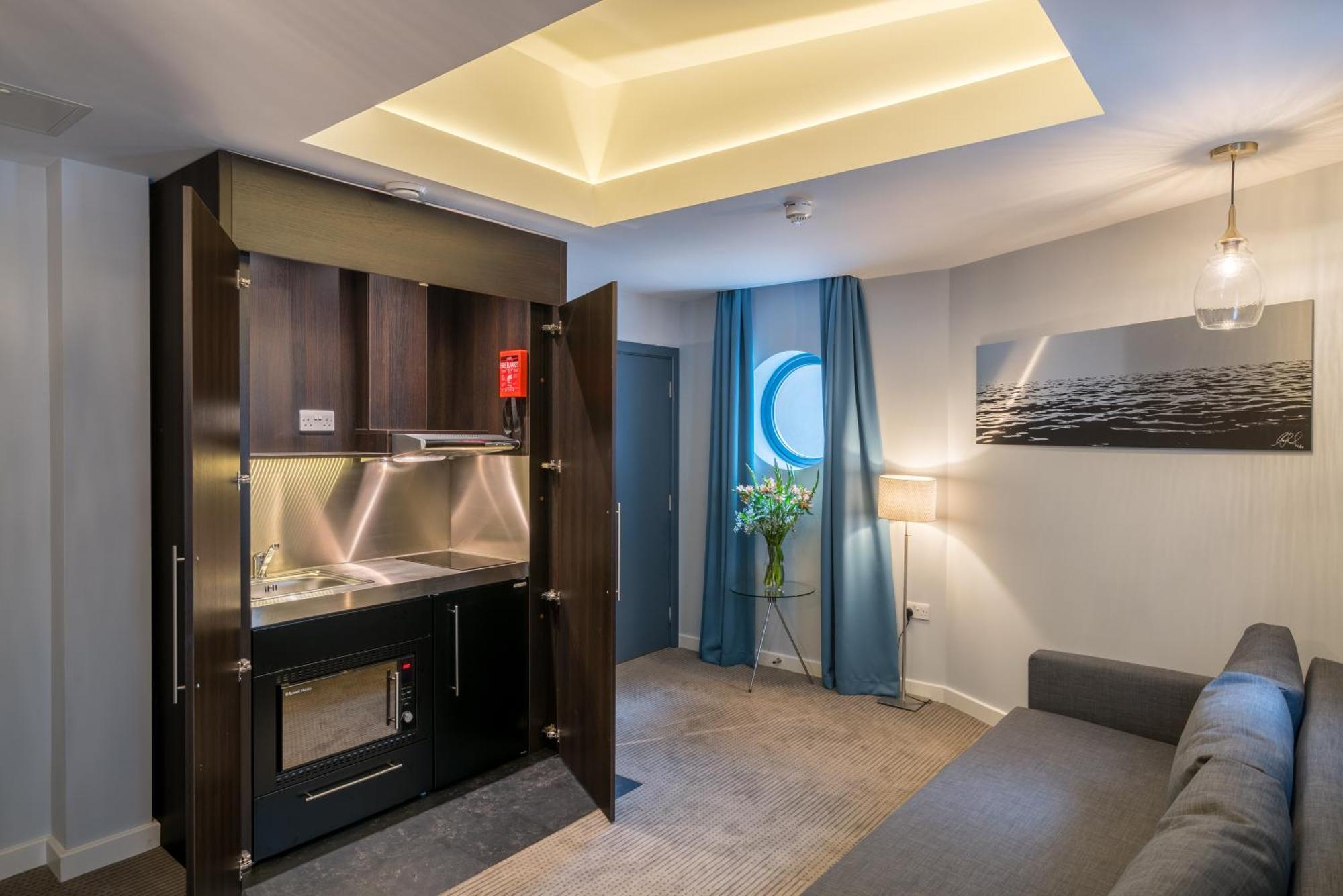 Pelican London Hotel And Residence Экстерьер фото